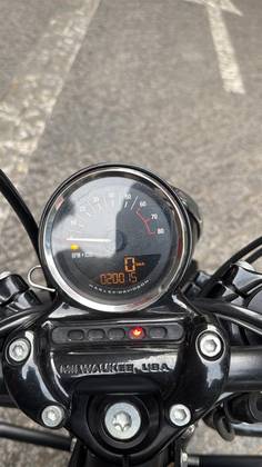 HARLEY-DAVIDSON SPORTSTER ROADSTER 